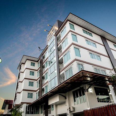 Winner Sriracha Serviced Apartment راشا سي المظهر الخارجي الصورة