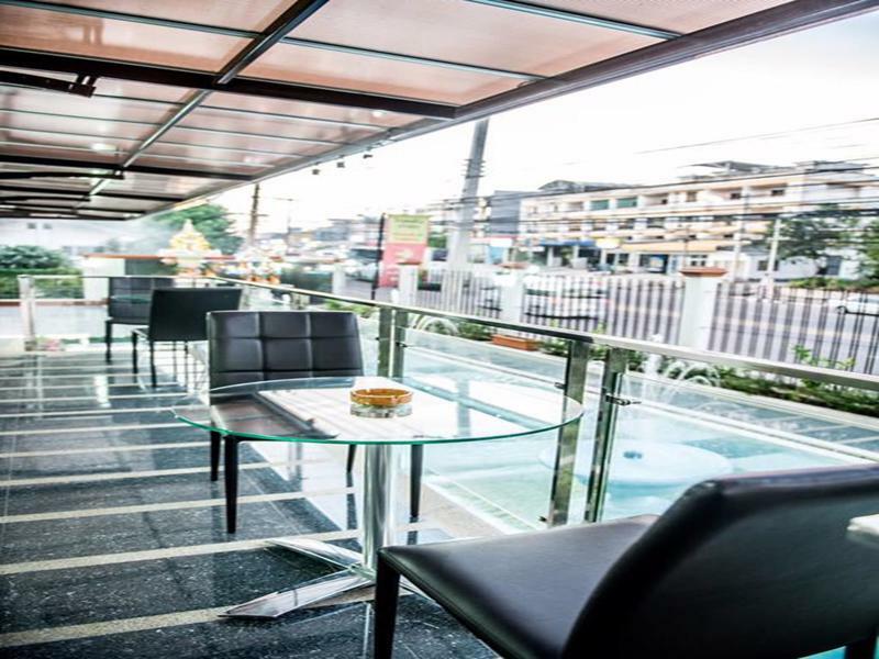 Winner Sriracha Serviced Apartment راشا سي المظهر الخارجي الصورة