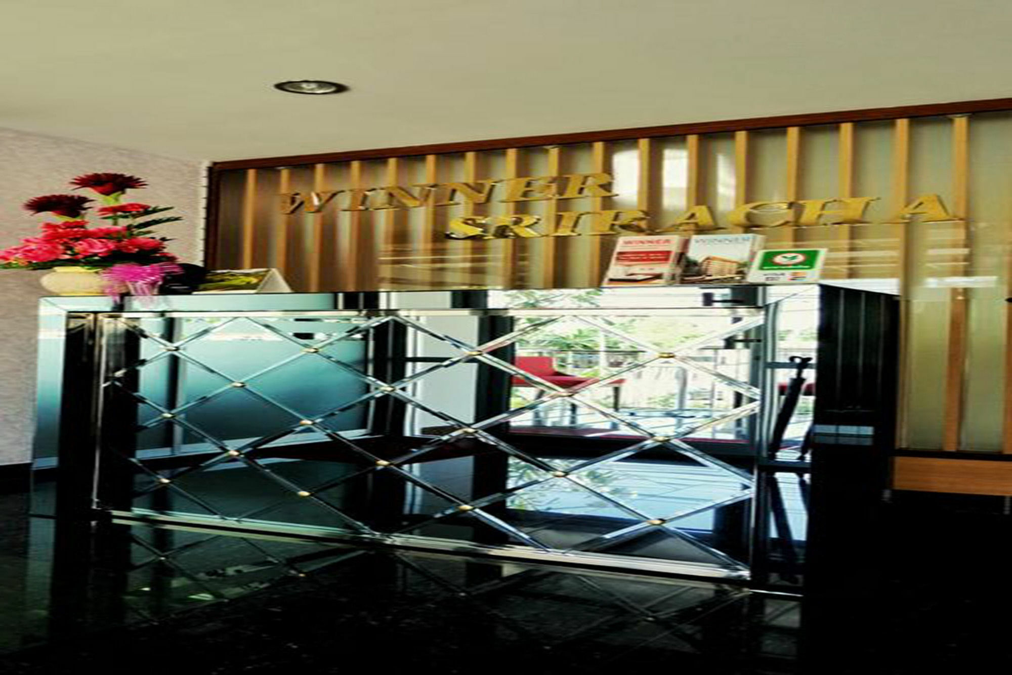 Winner Sriracha Serviced Apartment راشا سي المظهر الخارجي الصورة